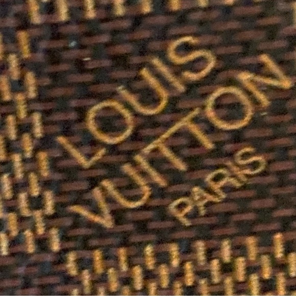 Louis Vuitton Damier Ebene Canvas Alma PM Handbag With Top Zip Metal Hardware. - Picture 4 of 16